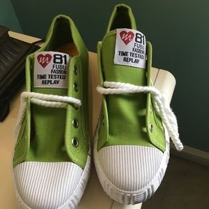 Never worn before sneakers.